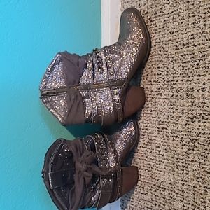 Women heal boots
